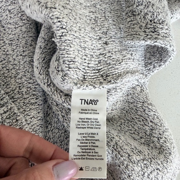 TNA Women's V-Neck Gray Sweater - Picture 7 of 12